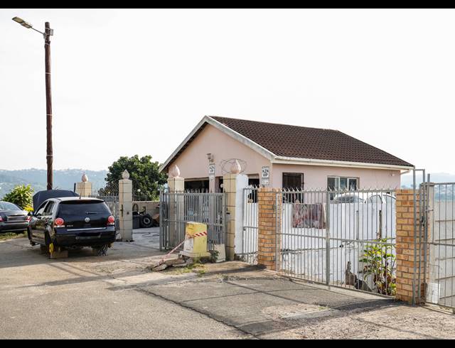 3 BEDROOM FREEHOLD FOR SALE IN NEWLANDS WEST